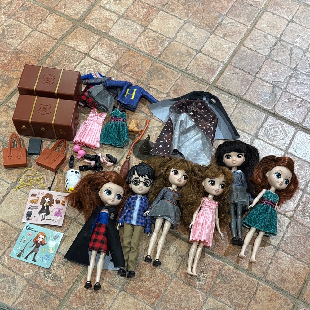 Harry Potter large lot of dolls Harry Hermione Ginny Cho with accessories